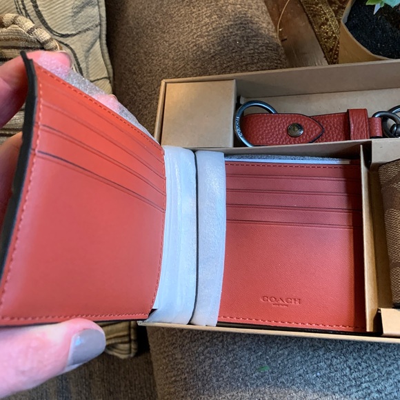 Authentic COACH Signat leather/Smooth leather Colorblock 3-1 wallet/Keychain set - Picture 5 of 11